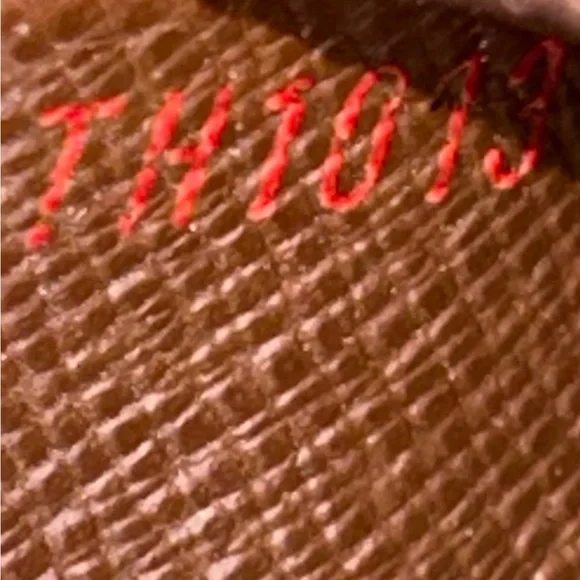 Authentic  Louis Vuitton Damier Ebene trifold wallet - Picture 9 of 9